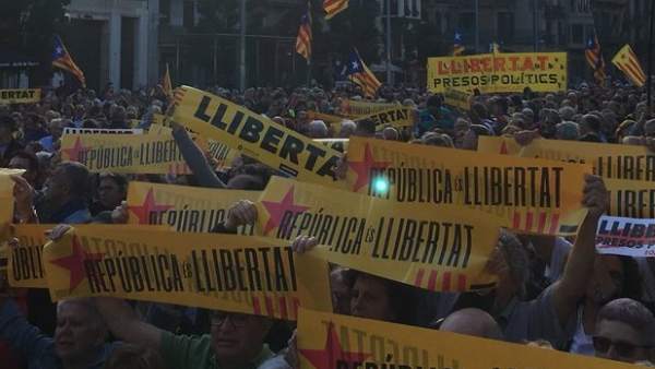 Concentración de la ANC en Barcelona contra la prolongación del 155. Concentración de la ANC en Barcelona contra la prolongación del 155.