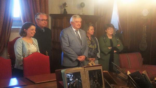 Recepción de los fondos personales de la biblioteca Valle-Inclán Recepción de los fondos personales de la biblioteca Valle-Inclán