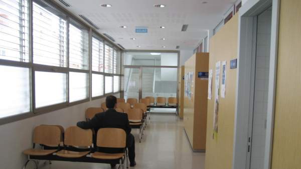 Sala de espera de un ambulatorio. Sala de espera de un ambulatorio.