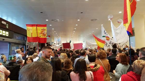 Militares en misión en Libano llegan al Aeropuerto de Badajoz Militares en misión en Libano llegan al Aeropuerto de Badajoz