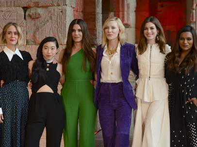 SaraH Paulson, Awkwafina, Sandra Bullock, Cate Blanchett, Anne Hathaway y Mindy Kaling en la presentación ofcial de 'Ocean's 8'.