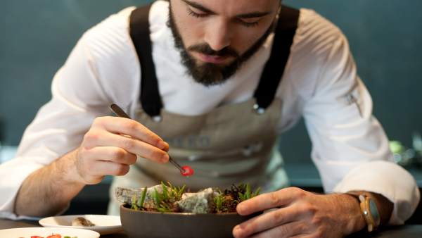 Cocinero del Eneko Atxa Cocinero del Eneko Atxa