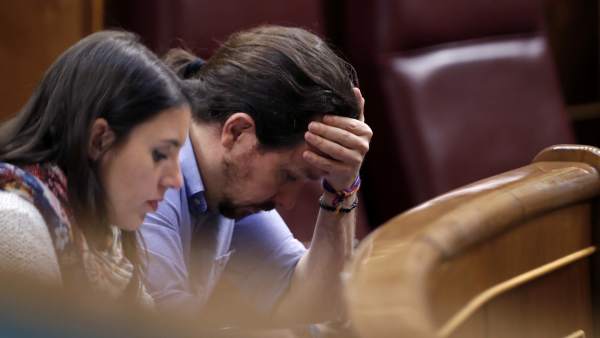 Irene Montero y Pablo Iglesias, portavoz parlamentaria y secretario general de Podemos, respectivamente, en el Congreso de los Diputados. Irene Montero y Pablo Iglesias, portavoz parlamentaria y secretario general de Podemos, respectivamente, en el Congreso de los Diputados.