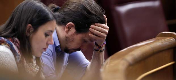 Irene Montero y Pablo Iglesias, portavoz parlamentaria y secretario general de Podemos, respectivamente, en el Congreso de los Diputados.