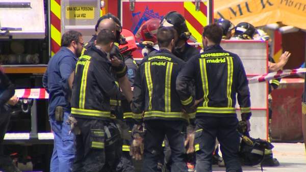 Imágenes caída de parte de un edificio en obras en el distrito de Chamberí Imágenes caída de parte de un edificio en obras en el distrito de Chamberí
