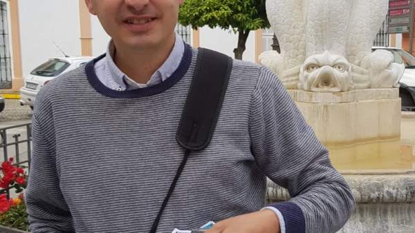 Manuel Sánchez, vendedor de la ONCE que ha repartido 600.000 euros en San Telmo. Manuel Sánchez, vendedor de la ONCE que ha repartido 600.000 euros en San Telmo.