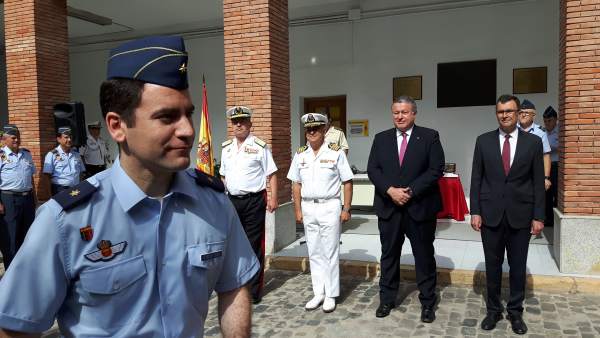 Imagen de la entrega de distinciones en la Delegación de Defensa Imagen de la entrega de distinciones en la Delegación de Defensa