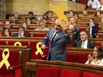 Carrizosa retira un lazo amarillo