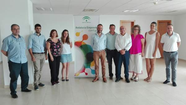Tortosa junto a emprendedores que se han incorporado al CADE del puerto Tortosa junto a emprendedores que se han incorporado al CADE del puerto