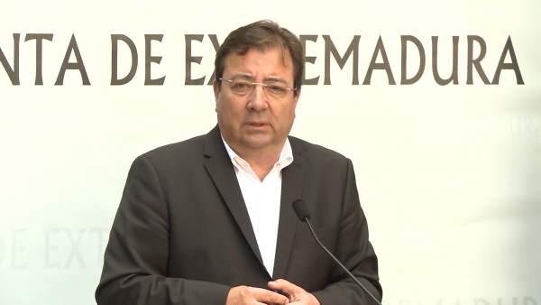 Guillermo Fernández Vara tras la reunión del Consejo de Gobierno Guillermo Fernández Vara tras la reunión del Consejo de Gobierno