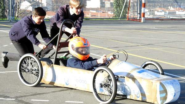 Coche construido por alumnos de Gaztelueta Coche construido por alumnos de Gaztelueta