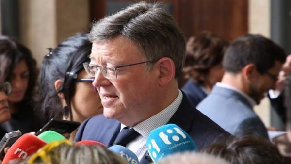 Ximo Puig atiende a los mediso de comunicación Ximo Puig atiende a los mediso de comunicación