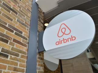 Logo de Airbnb