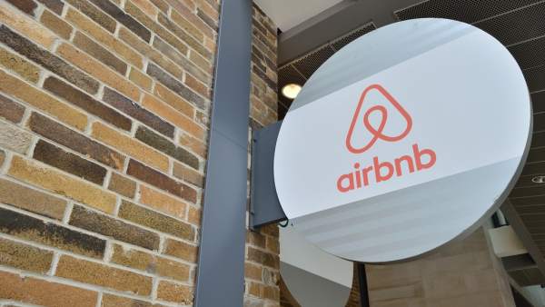 Logo de Airbnb Logo de Airbnb