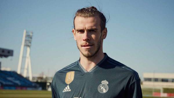 Bale, con la camiseta 2018/19 Bale, con la camiseta 2018/19