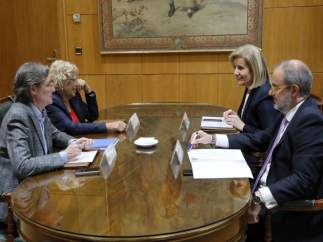 La alcaldesa de Madrid con la ministra de Empleo