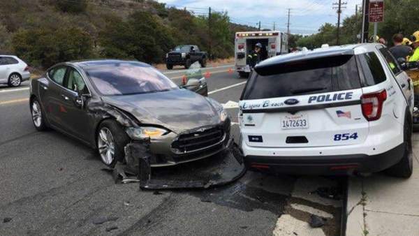 Accidente de un vehículo Tesla Accidente de un vehículo Tesla