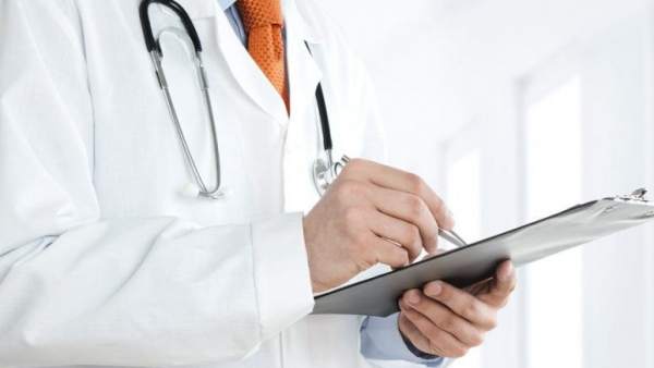 Un médico. Un médico.