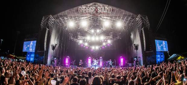 Escenario en el Garage Band Fest