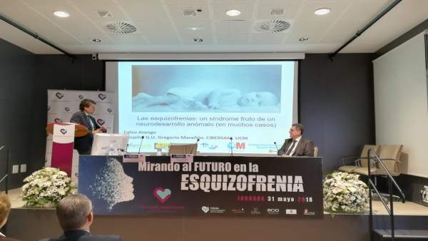 Celso Arango imparte su charla Celso Arango imparte su charla