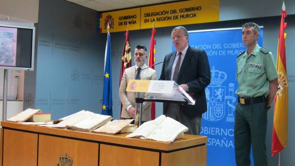 Bernabé Preguntado En Una Rueda Sobre Moción Bernabé Preguntado En Una Rueda Sobre Moción