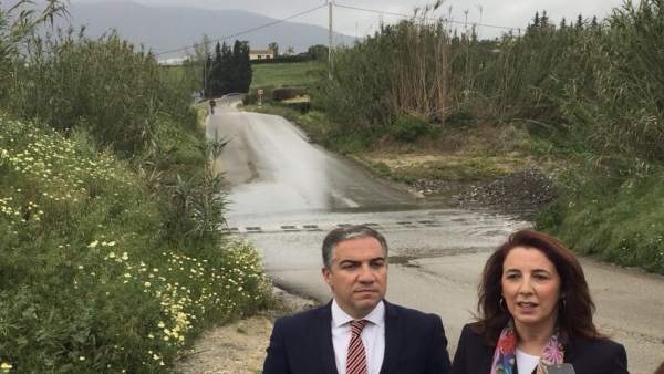 Elías Bendodo con Antonia Ledesma de Por Alhaurín PP Elías Bendodo con Antonia Ledesma de Por Alhaurín PP