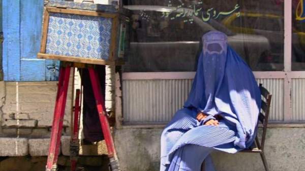 Primera multa en Dinamarca a una mujer por llevar velo islámico integral en público   713379-600-338