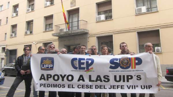 Concentración sindical frente a la Jefatura de Policía de CyL Concentración sindical frente a la Jefatura de Policía de CyL