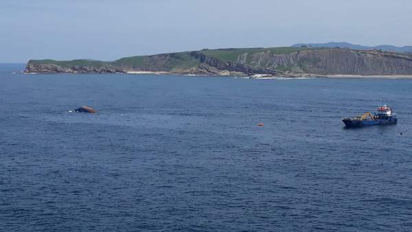 Draga hundida en Suances Draga hundida en Suances
