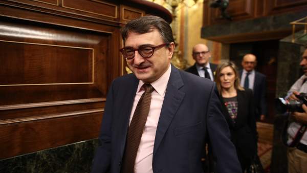 Aitor Esteban durante la moción de censura contra Rajoy Aitor Esteban durante la moción de censura contra Rajoy