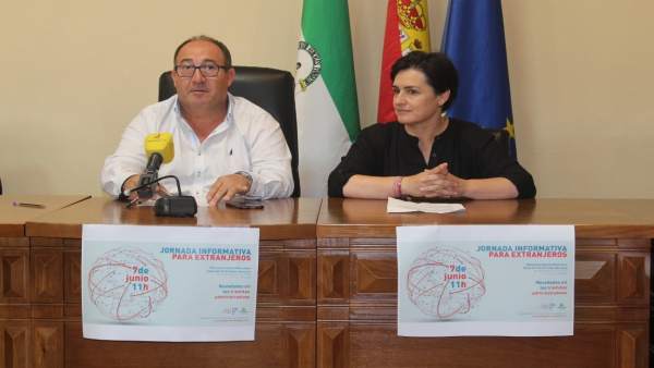 Presentación de unas jornadas para extranjeros en Vélez Presentación de unas jornadas para extranjeros en Vélez