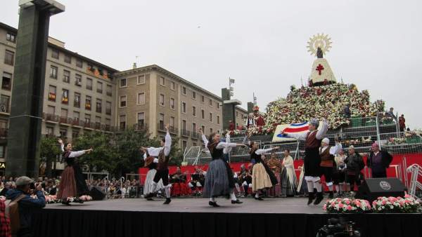 Ofrenda de Flores a la Virgen del Pilar 2017 Ofrenda de Flores a la Virgen del Pilar 2017