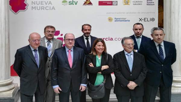 Foto familia del acto de Foro Nueva Murcia protagonizado por José María Roldán Foto familia del acto de Foro Nueva Murcia protagonizado por José María Roldán