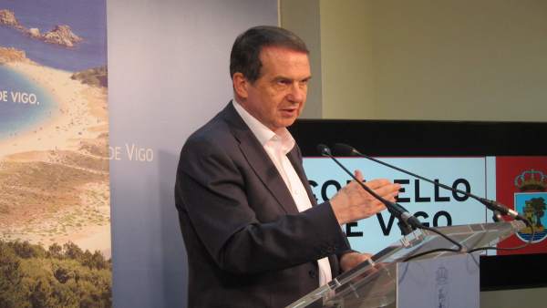 Caballero celebra la llegada de Sánchez al Gobierno Caballero celebra la llegada de Sánchez al Gobierno