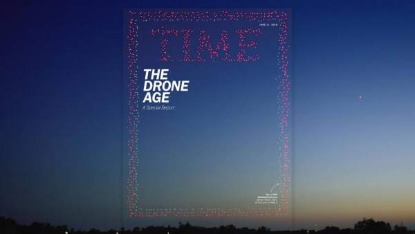 La nueva portada de la revista TIME, creada con 958 drones. La nueva portada de la revista TIME, creada con 958 drones.