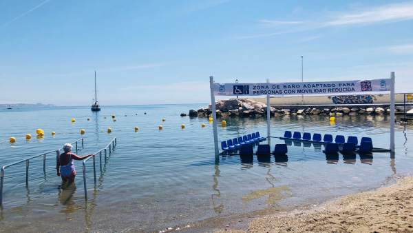 Estructuras en playas de Fuengirola para perosnas mayores Estructuras en playas de Fuengirola para perosnas mayores
