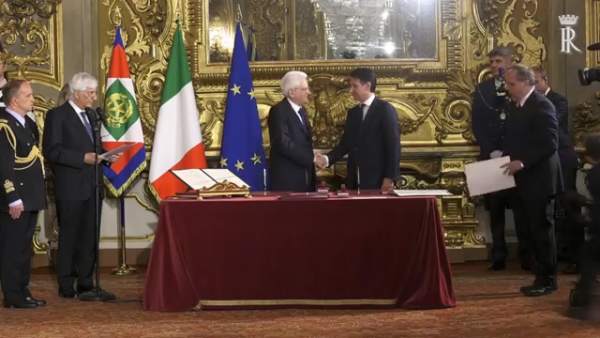 El nuevo Gobierno de Italia toma posesión El nuevo Gobierno de Italia toma posesión