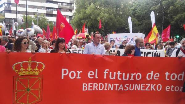 Manifestantes por las calles del centro de Pamplona Manifestantes por las calles del centro de Pamplona