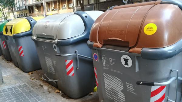 Contenedores de la ciudad de Barcelona Contenedores de la ciudad de Barcelona