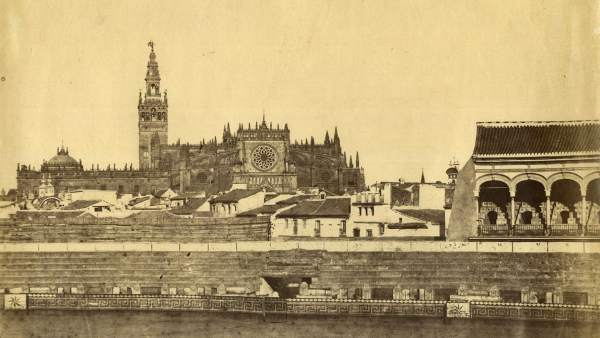Luis Masson. Interior de plaza de toros y catedral de Sevilla. 1868 aprox Luis Masson. Interior de plaza de toros y catedral de Sevilla. 1868 aprox