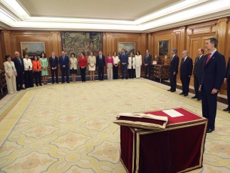 Los ministros de Sánchez prometen sus cargos