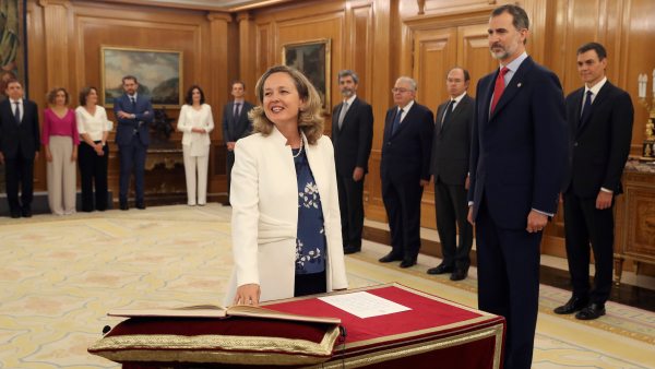Calviño promete su cargo como ministra de Economía Calviño promete su cargo como ministra de Economía