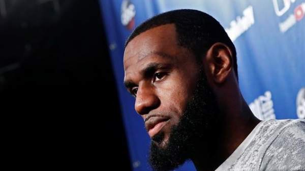 LeBron James, en una rueda de prensa. LeBron James, en una rueda de prensa.