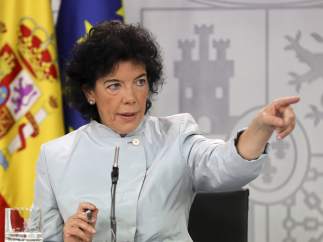 La portavoz del Gobierno y ministra de Educación, Isabel Celaá, este viernes, tras el Consejo de Ministros.