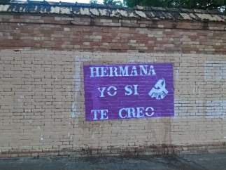 Uno de los carteles de PCE en apoyo a la víctima de 'La Manada'