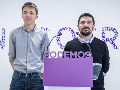El candidato de Podemos a la Comunidad de Madrid, Íñigo Errejón, y el secretario general autonómico, Ramón Espinar.