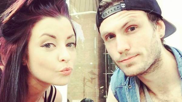 Liane y su chico, Mitch. Liane y su chico, Mitch.
