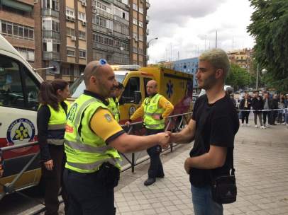 El equipo de Samur-Protección Civil de Madrid agradece al joven su labor.