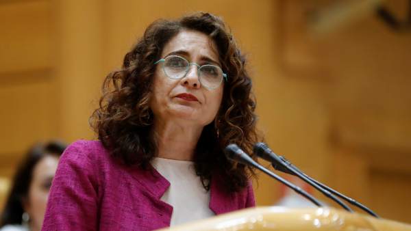 La ministra de Hacienda, María Jesús Montero, este lunes en el Senado. La ministra de Hacienda, María Jesús Montero, este lunes en el Senado.