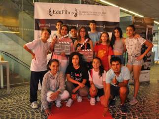 Jóvenes realizadores de cortometrajes participantes en el II EduFilms, Festival de Cinema Jove per la Transformació Social.